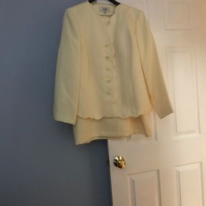 Think Easter!  Le Suit Woman Sz 18 Skirt Suit